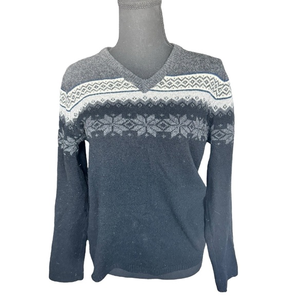 GAP Other - GAP 100% Lambswool Fair Isle Men’s Snowflake V-Neck Sweater M Gray Black Winter